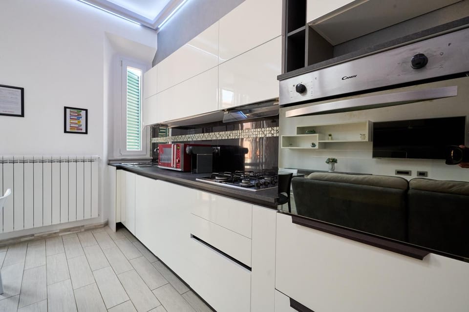 Kitchen or kitchenette, Living room