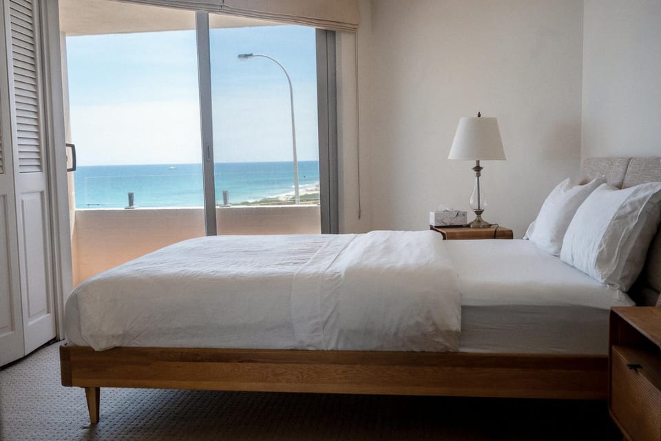 Bed, Bedroom, Sea view