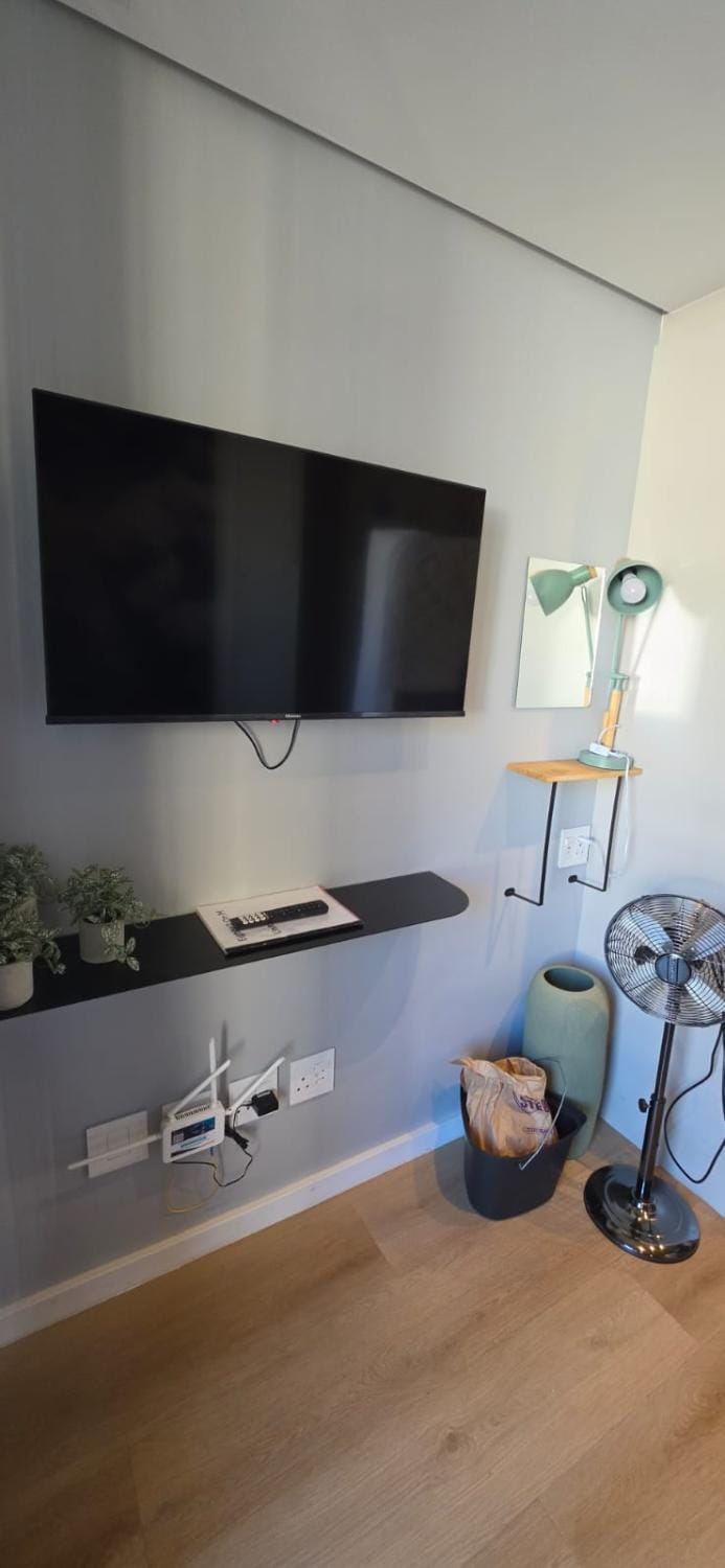 Modern Micro Apartment Sea-Point Apartment in Cape Town