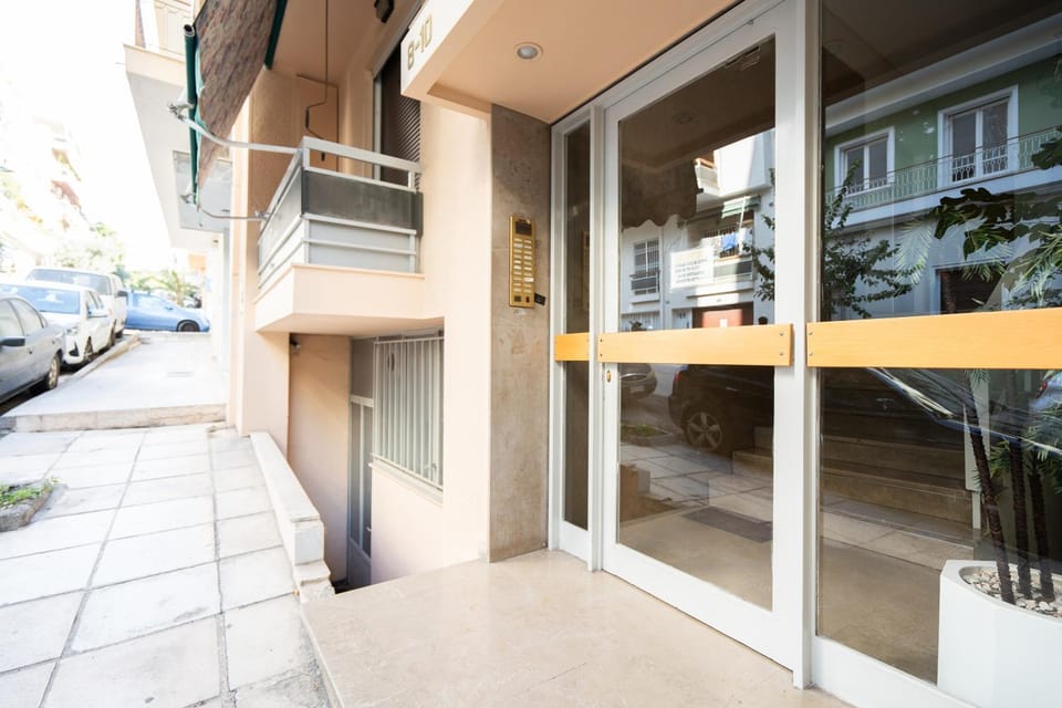 Property building, Facade/entrance, Day