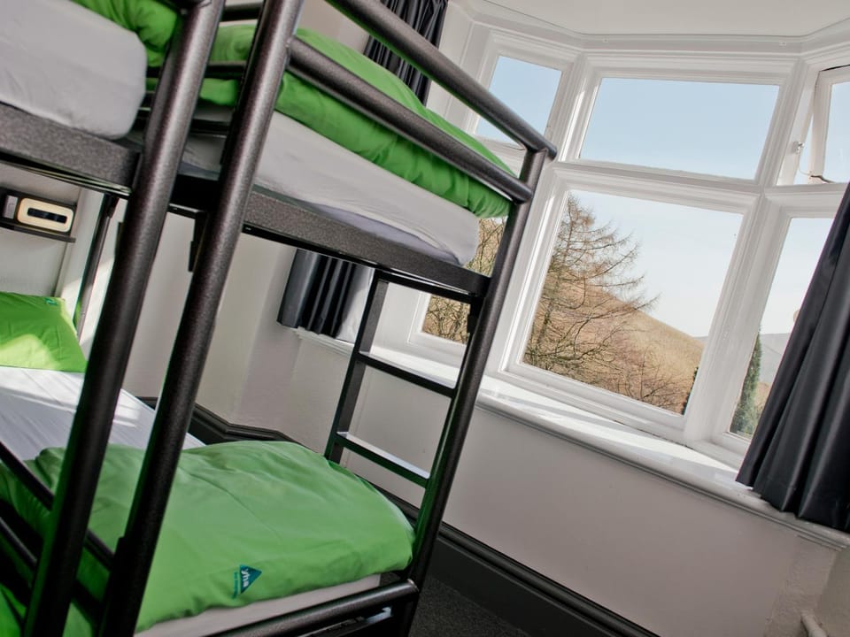 Bedroom, bunk bed