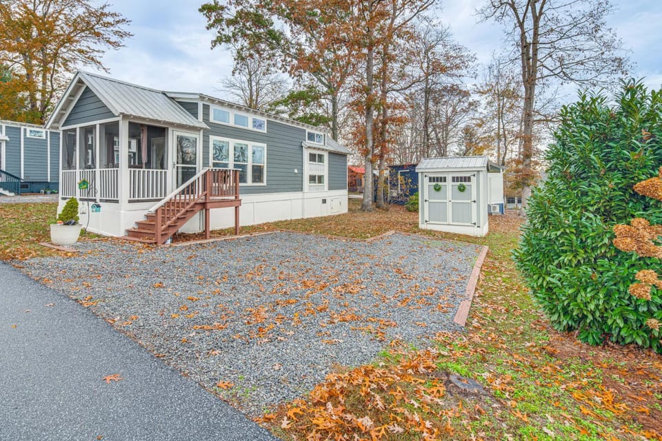Tiny Home in Flat Rock: Easy Access to I-26! House in Tennessee