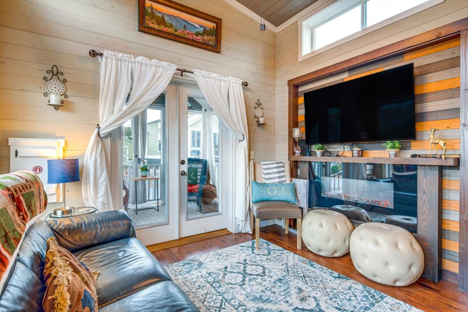 Tiny Home in Flat Rock: Easy Access to I-26! House in Tennessee