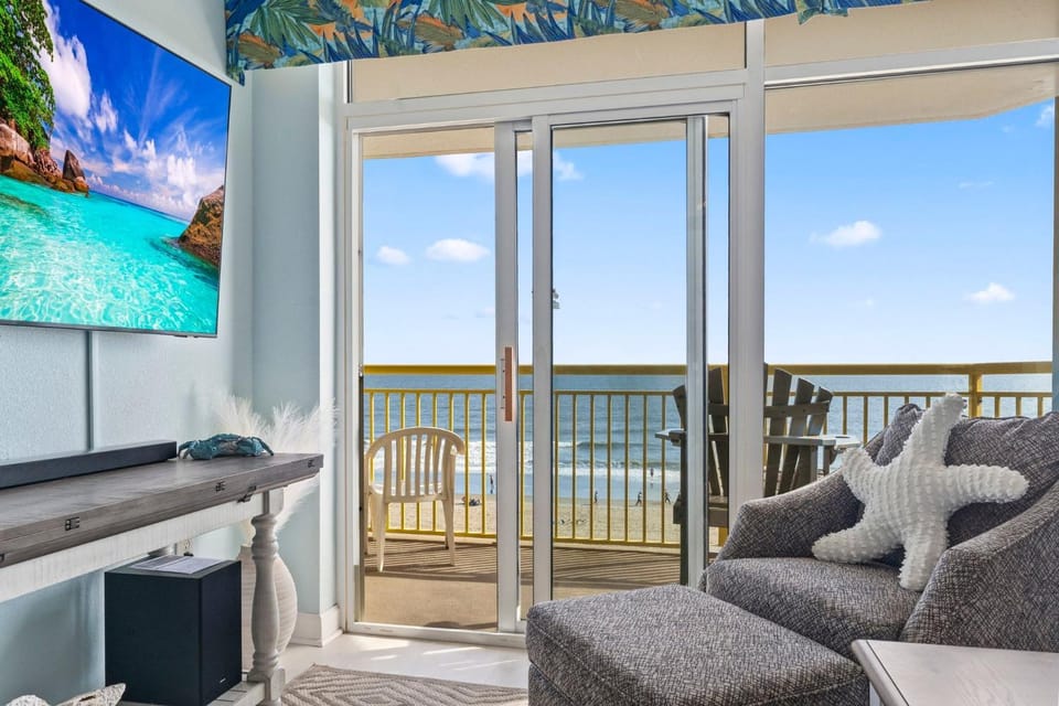 Beautifully Renovated Oceanfront 2 BR Condo with Oversized Balcony! Bay Watch 509 House in Atlantic Beach
