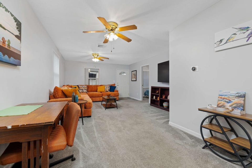 Living room, Seating area, Evening entertainment