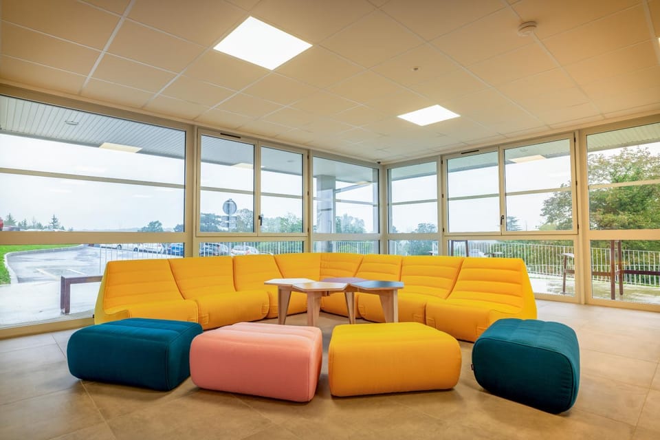Communal lounge/ TV room