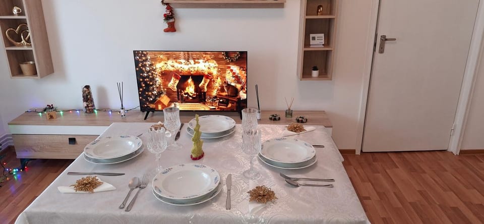 Living room, Dining area