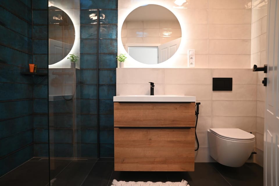 Shower, Toilet, Bathroom
