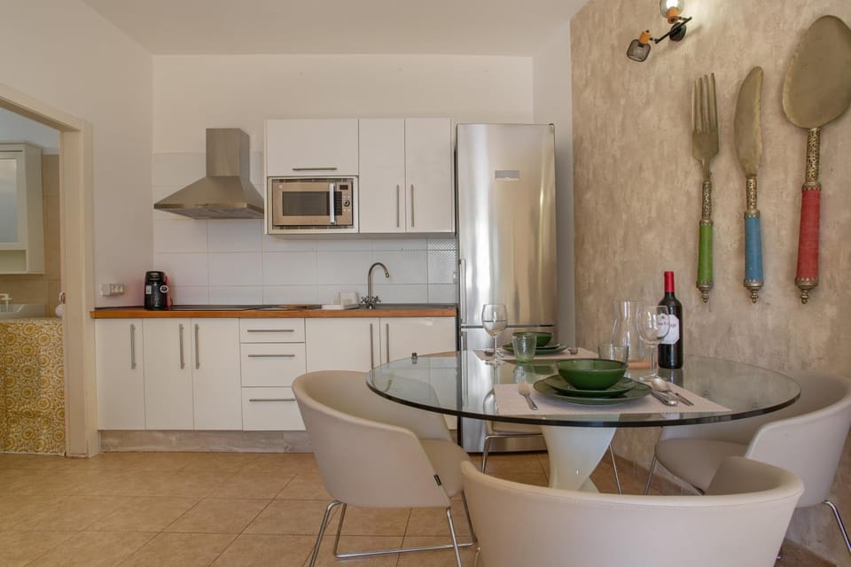 Property building, Kitchen or kitchenette, Living room