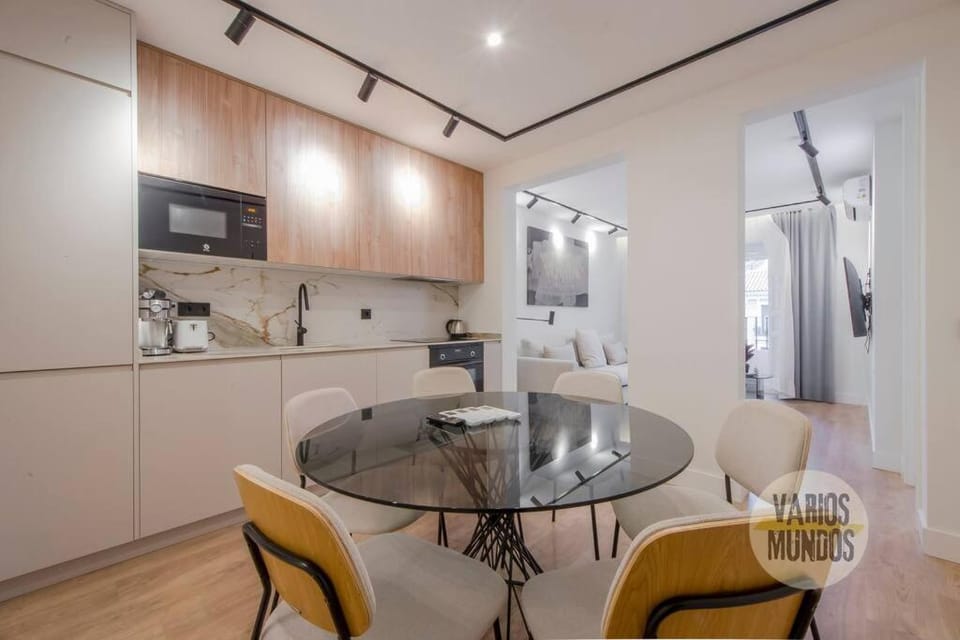 Deluxe Interior Design en la Plaza de Chueca Apartment in Centro
