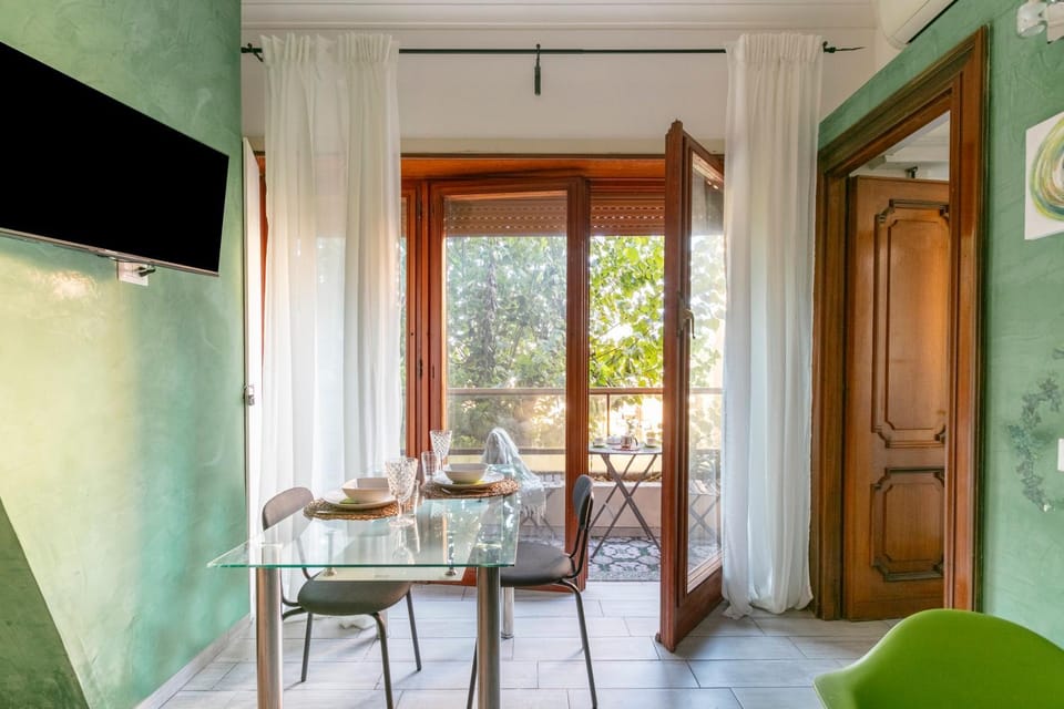 View (from property/room), Balcony/Terrace, Dining area