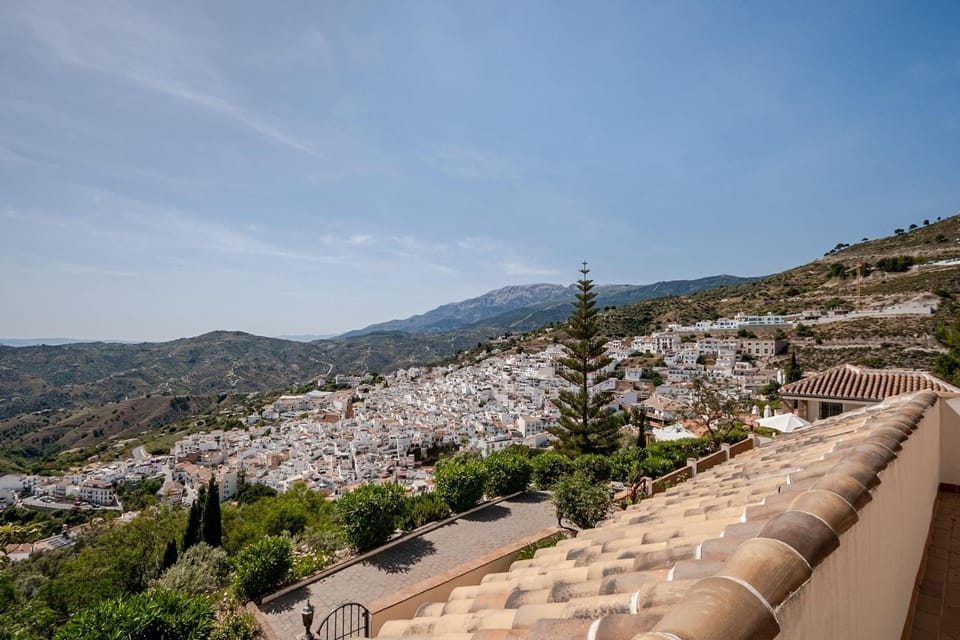 Villa-Atreju-fuer-bis-zu-10-Personen-mit-Pool-Gaestehaus-Top-Ausstattung Villa in Axarquía