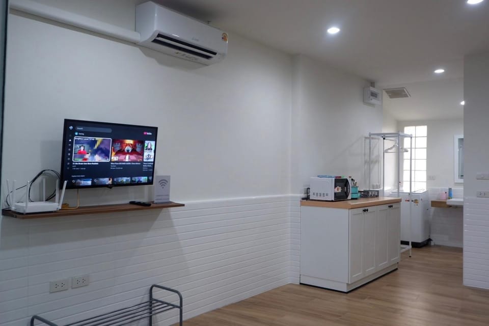 TV and multimedia, air conditioner