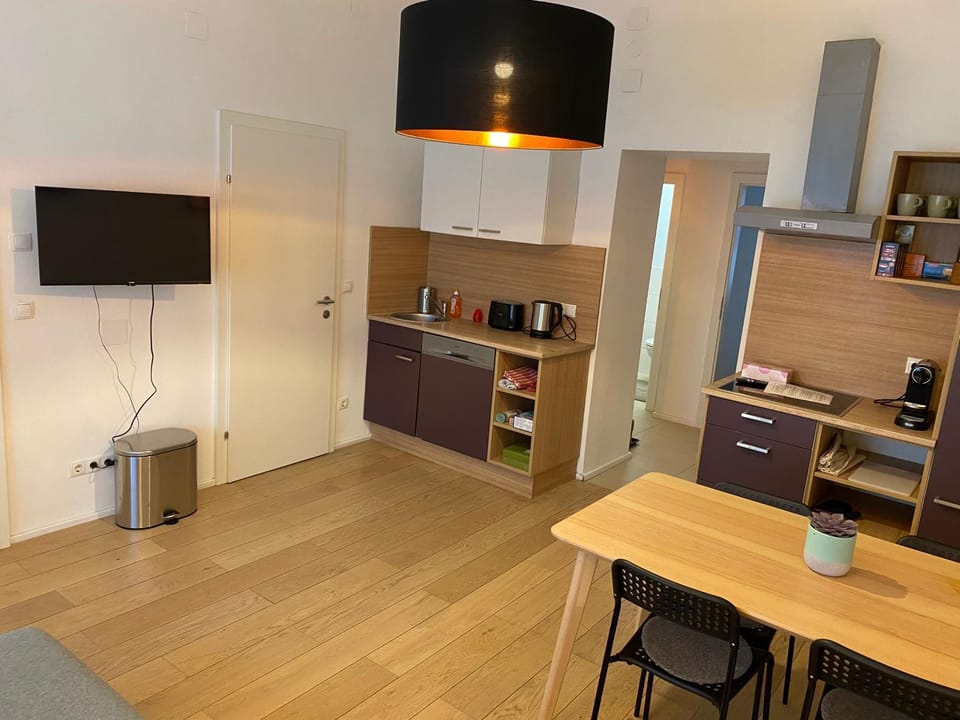 TV and multimedia, Kitchen or kitchenette, Dining area