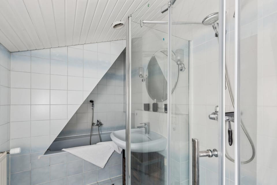 Bathroom, Bath