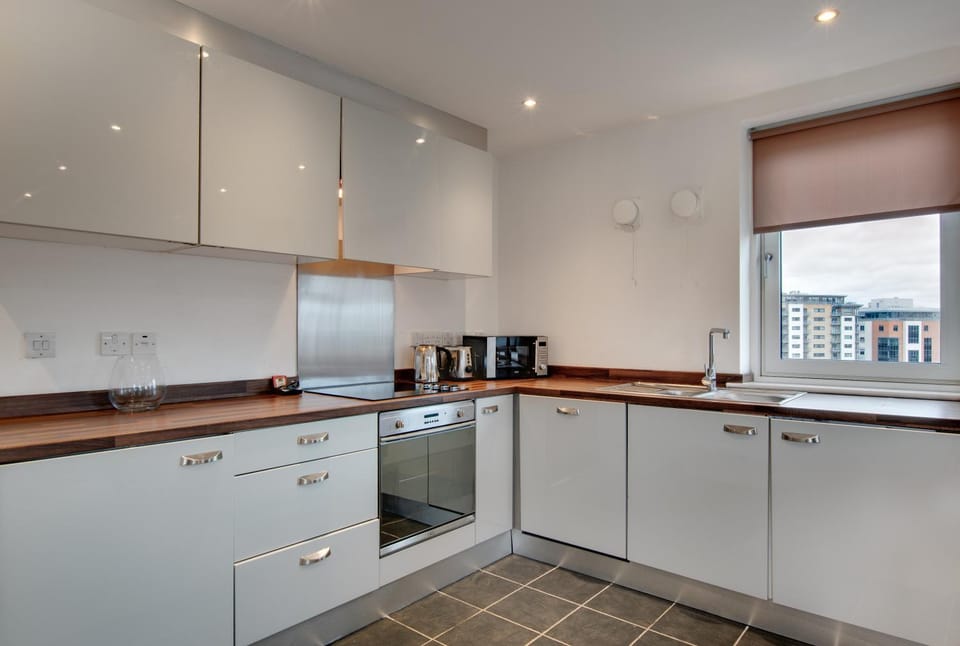 Kitchen or kitchenette, kitchen