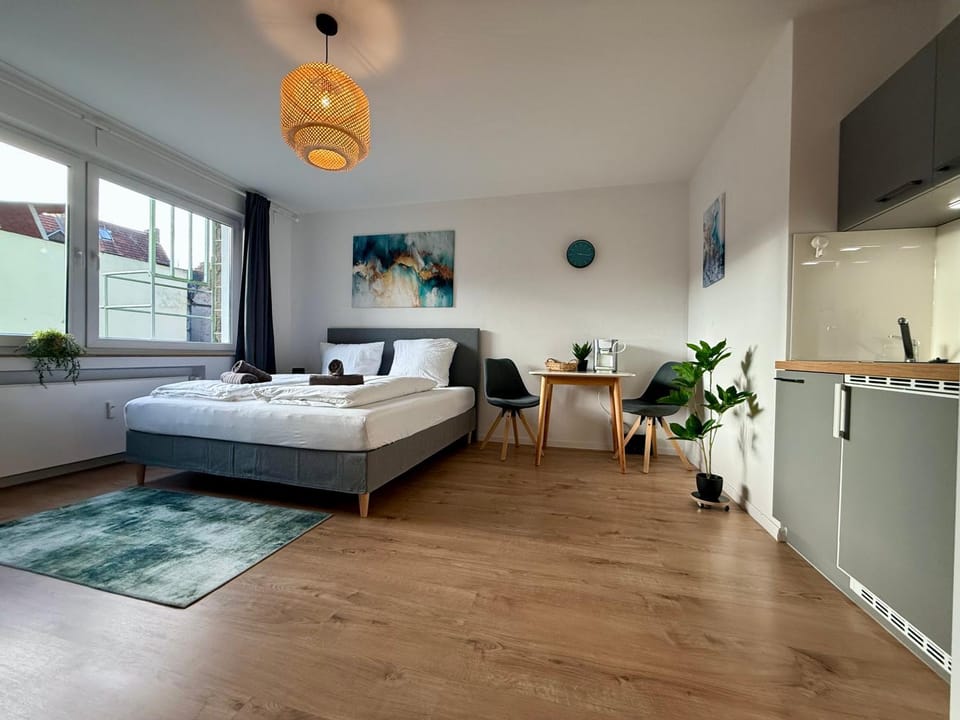 Bed, Seating area, Bedroom