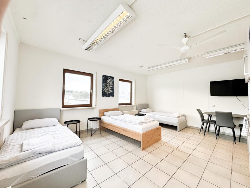 Bed, TV and multimedia, Photo of the whole room, Seating area