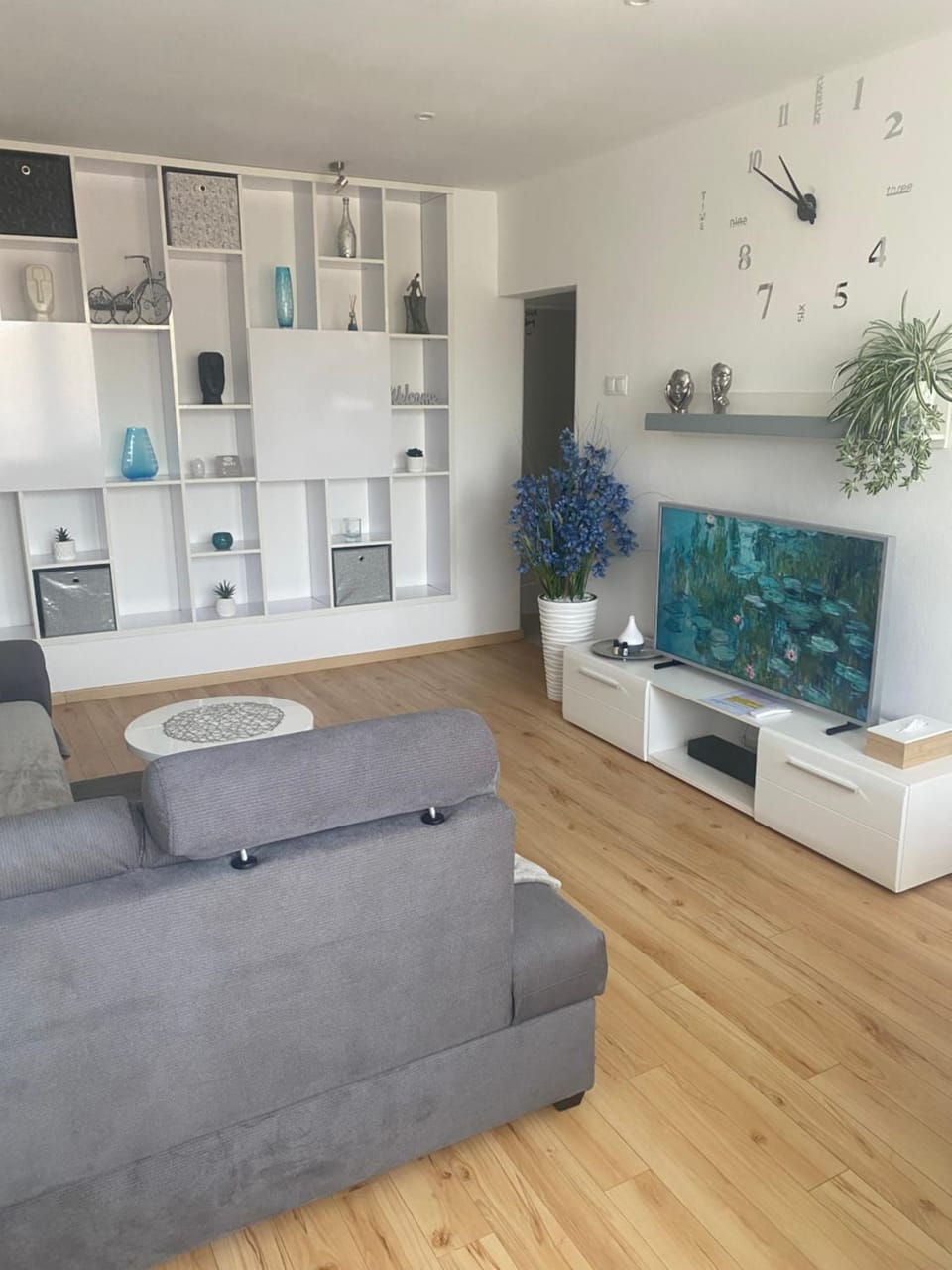 TV and multimedia, Living room, Seating area