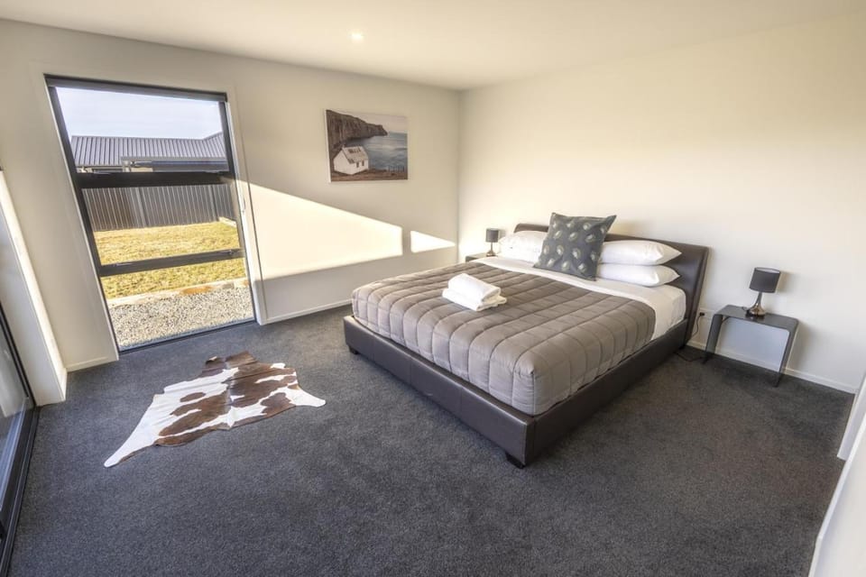 Stay at 2A House in Twizel