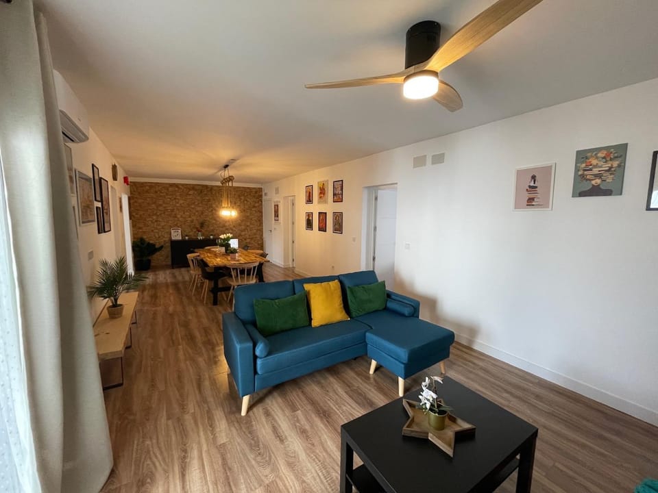 TV and multimedia, Living room, Dining area