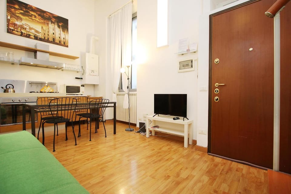 Communal lounge/ TV room, Kitchen or kitchenette, Living room, Seating area, Dining area, Evening entertainment
