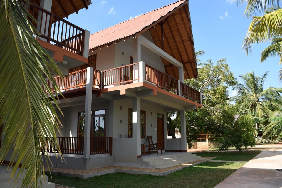 The Coconut Gardens Hotel & Restaurant Hotel in Southern Province