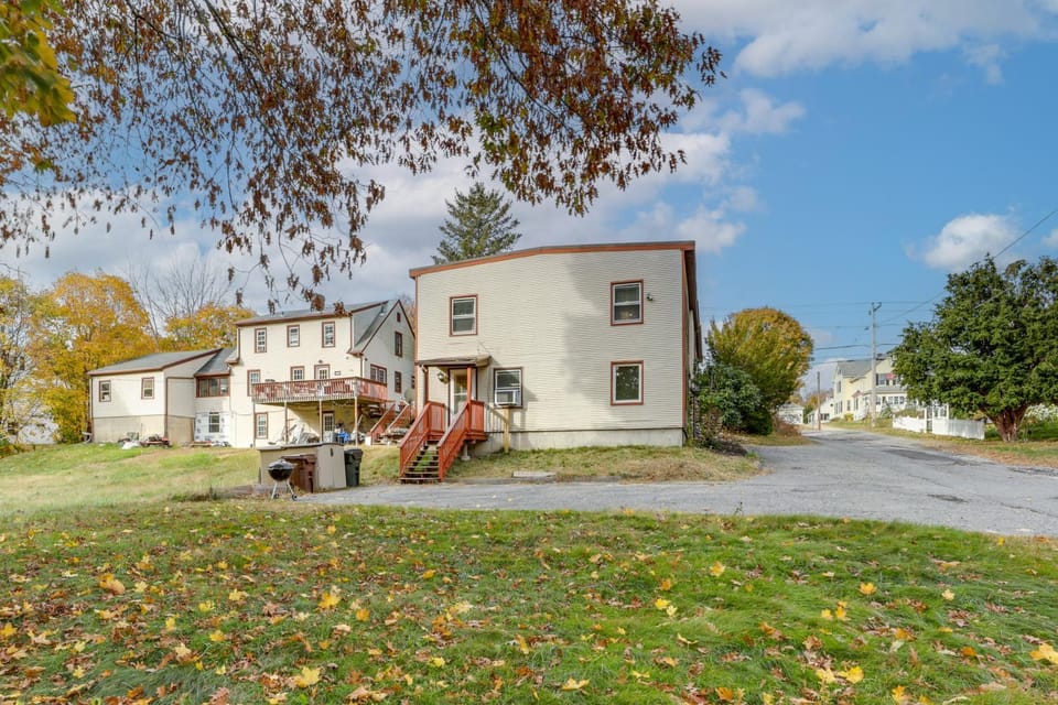 5 Mi to to Downtown Worcester: Quiet Townhome House in Worcester