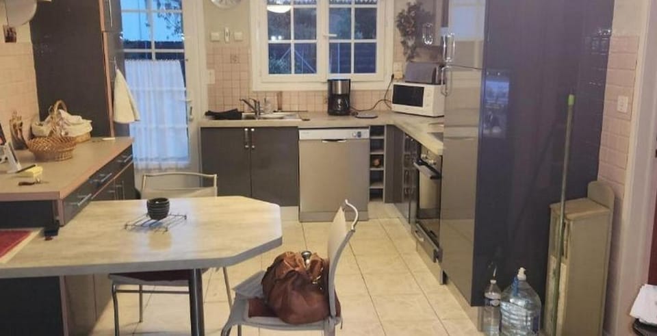 TV and multimedia, dishwasher, microwave, oven, toaster, kitchen