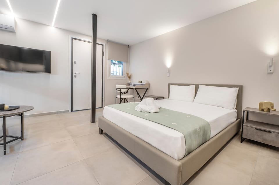 TV and multimedia, Photo of the whole room, Bedroom