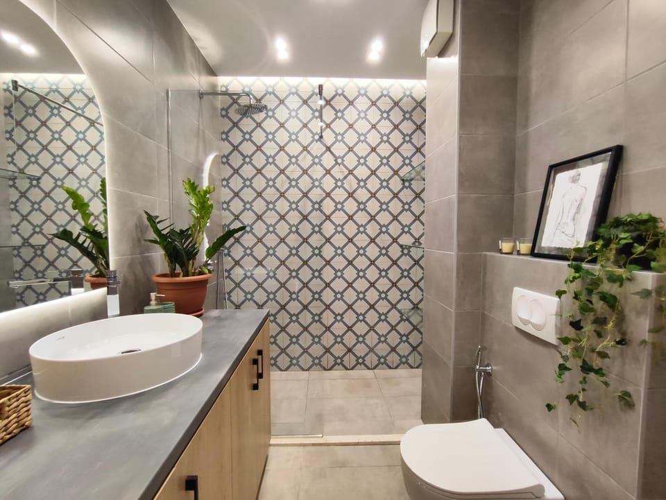 Shower, Toilet, Bathroom, towels