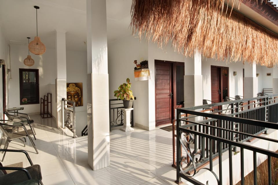Dude Surf House Uluwatu Bed and Breakfast in Bali