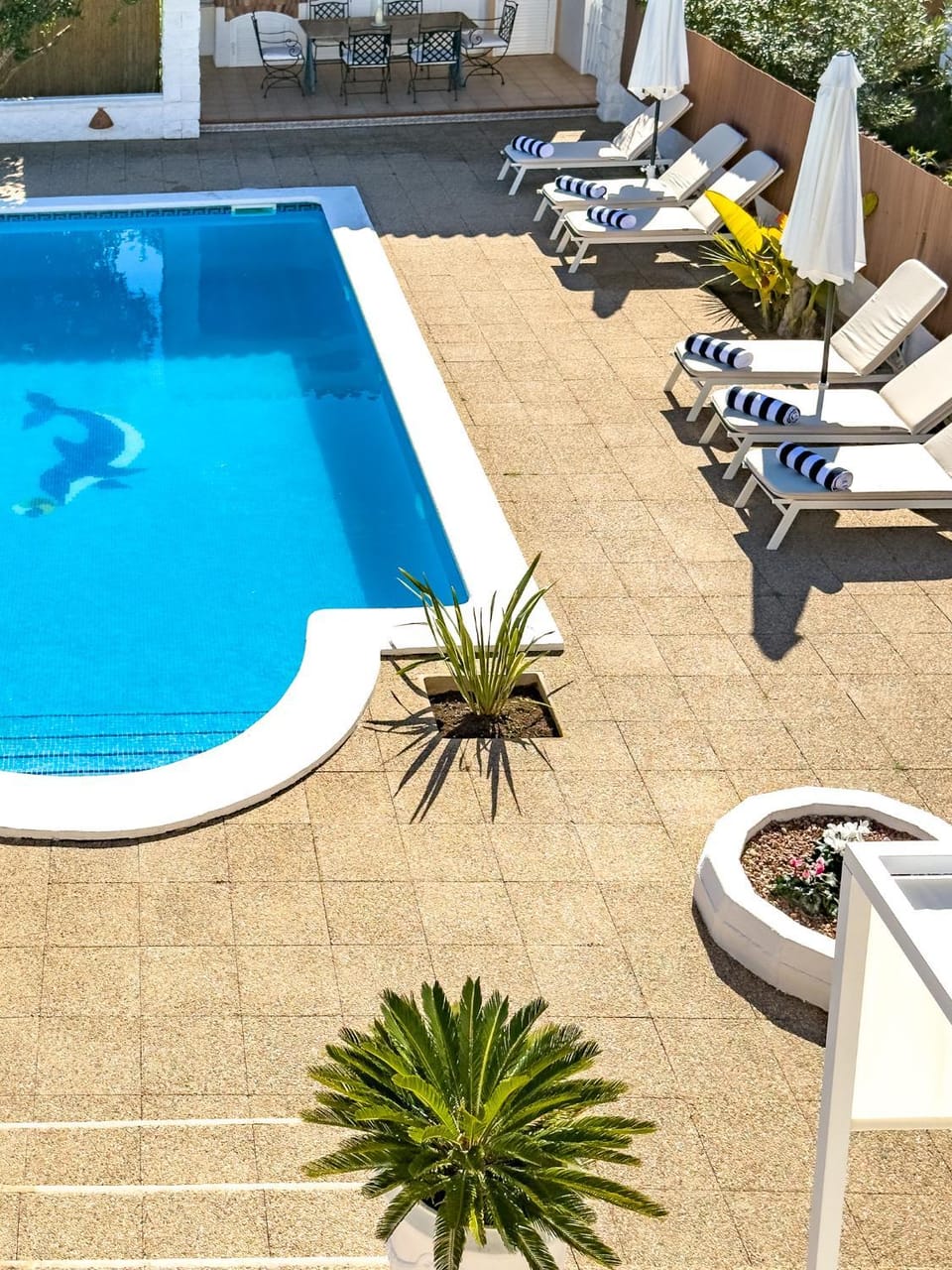Balcony/Terrace, Swimming pool, sunbed
