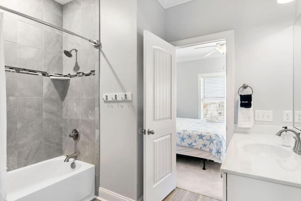 Blue Diamond by Pier 42 Vacations House in Holden Beach