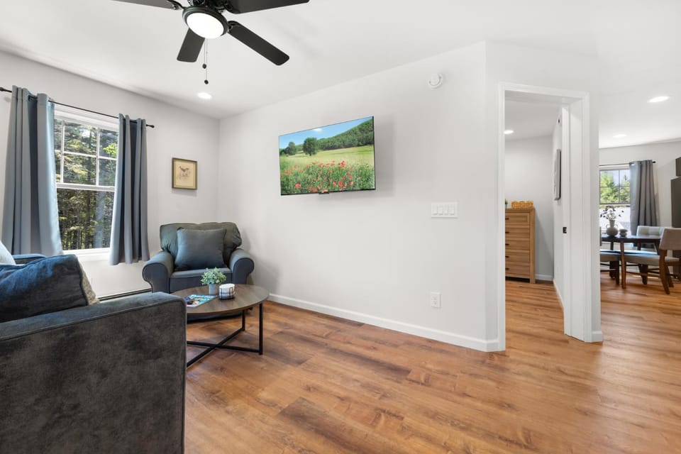 Blueberry Hill Haven - Quiet & Private House in Southwest Harbor