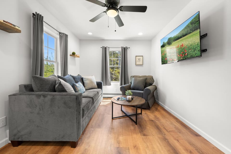Blueberry Hill Haven - Quiet & Private House in Southwest Harbor