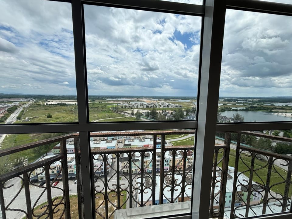 City view, Lake view
