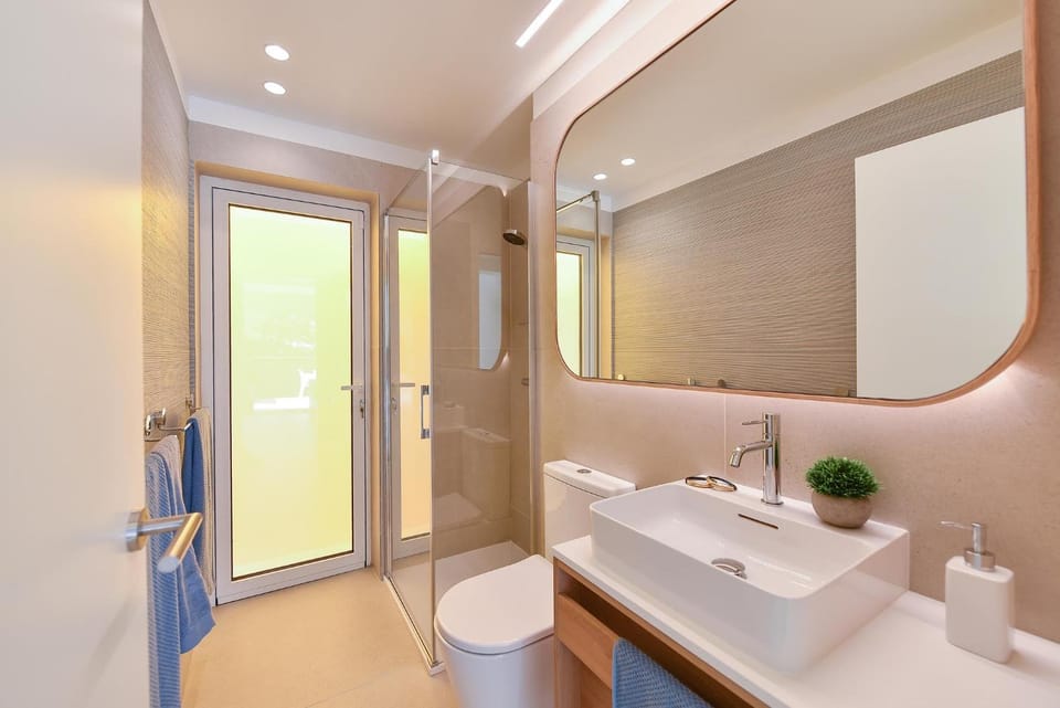 Shower, Bathroom, towels