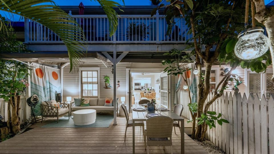 The Cozy Starfish by Last Key Realty House in Key West