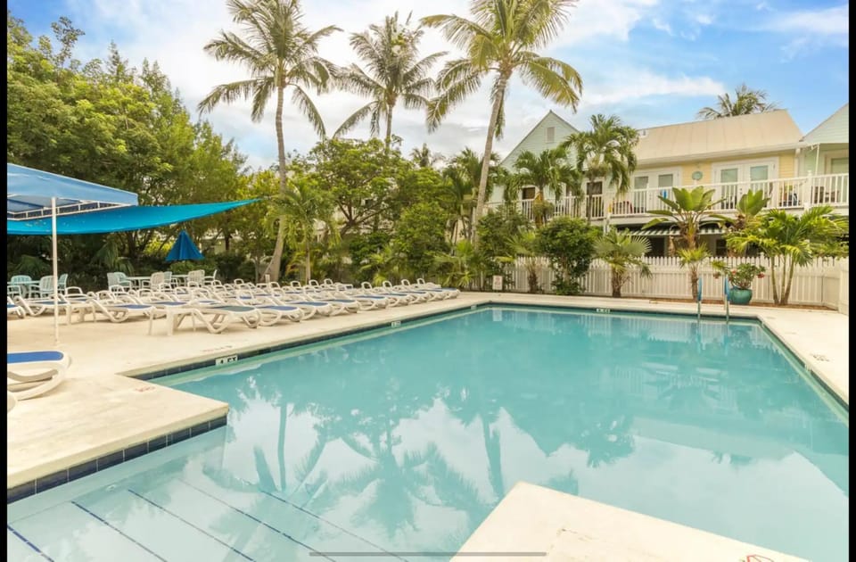 The Cozy Starfish by Last Key Realty House in Key West