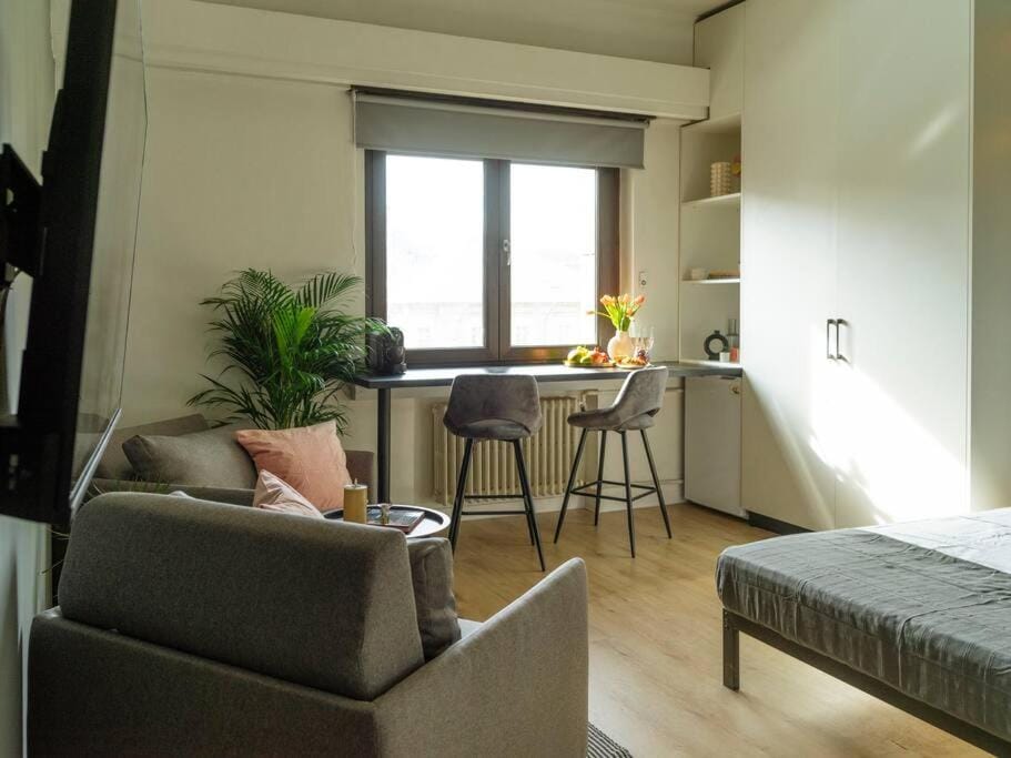 Oasis Riverview - Old Town I Cheap parking I Self check-in Apartment in Bucharest