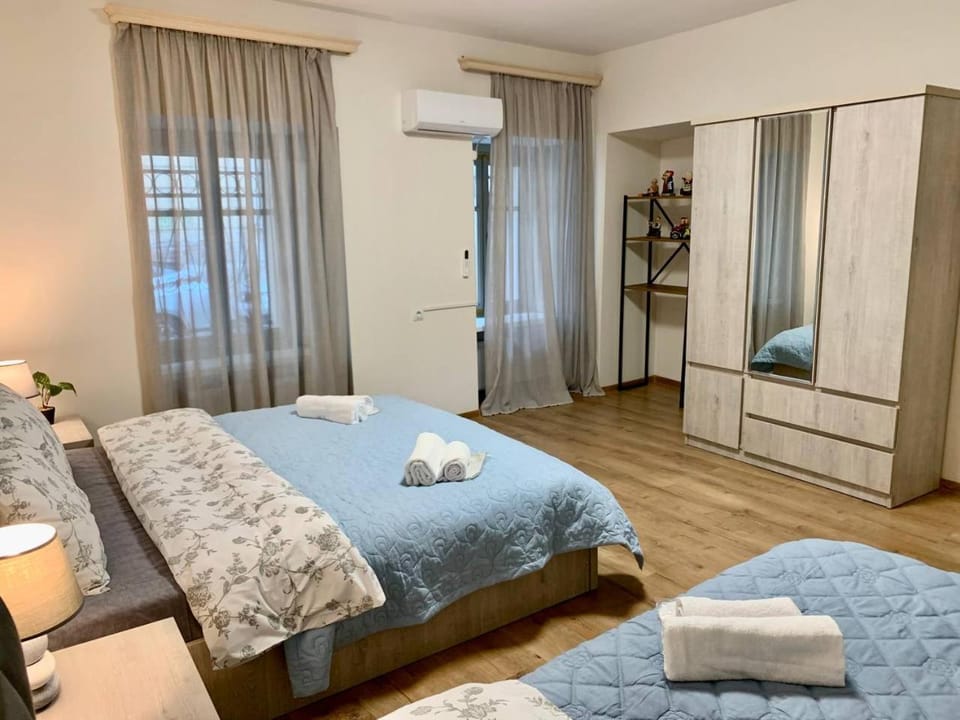 Niko Pirosmani 3-room apartment in Old Tbilisi Apartment in Tbilisi, Georgia