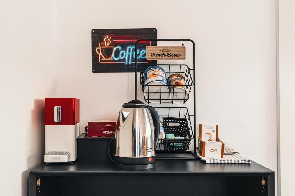 Coffee/tea facilities, microwave, minibar
