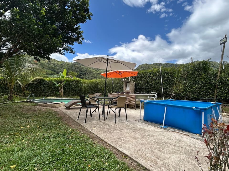 Finca Leito House in Cundinamarca, Colombia