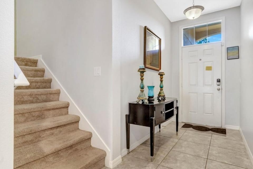 Upstair Loft Premium Home With Pool, Spa & Games! condo Apartment in Four Corners