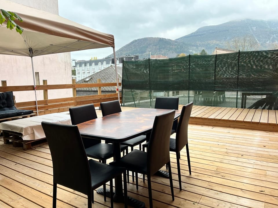 Patio, Day, Natural landscape, View (from property/room), Balcony/Terrace, Seating area, Dining area, Mountain view