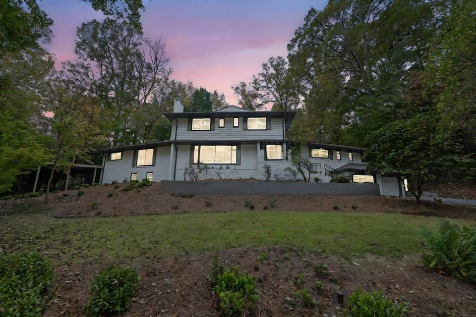 Luxury 7BR Buckhead Oasis wPool,GameRoom&Firepit House in Buckhead