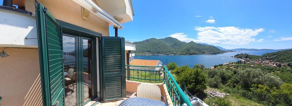 Holiday Home Sunny Hill House in Kotor Municipality