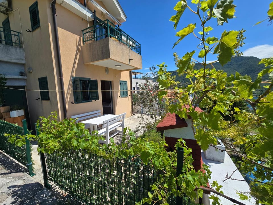 Holiday Home Sunny Hill House in Kotor Municipality