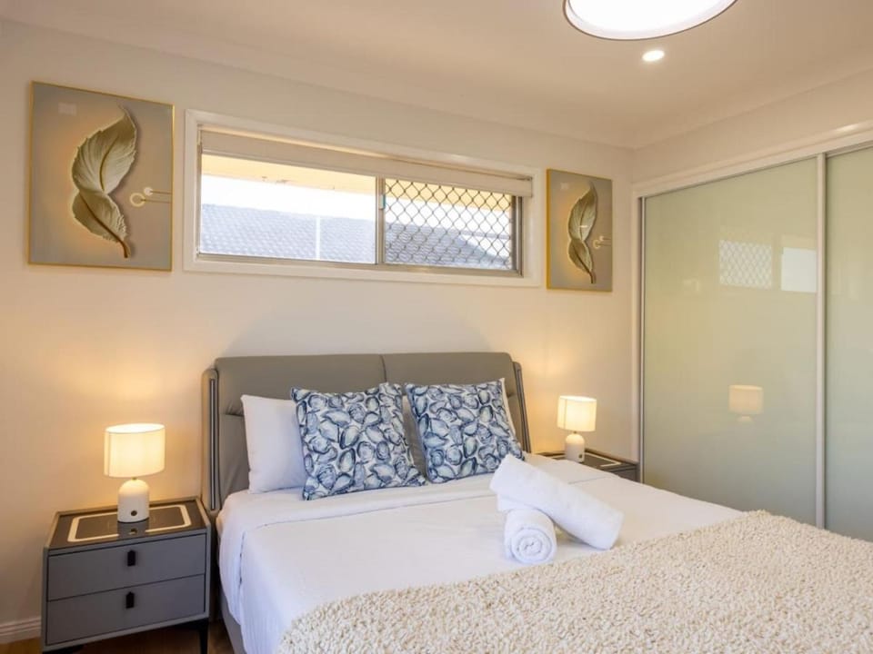 Super Value 4BR House near Westfield Shops and Parks House in Brisbane